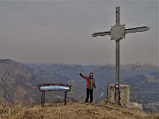 05  Al Pizzo Grande del Sordallo (1574 m) con sabbia del Sahara in cielo 